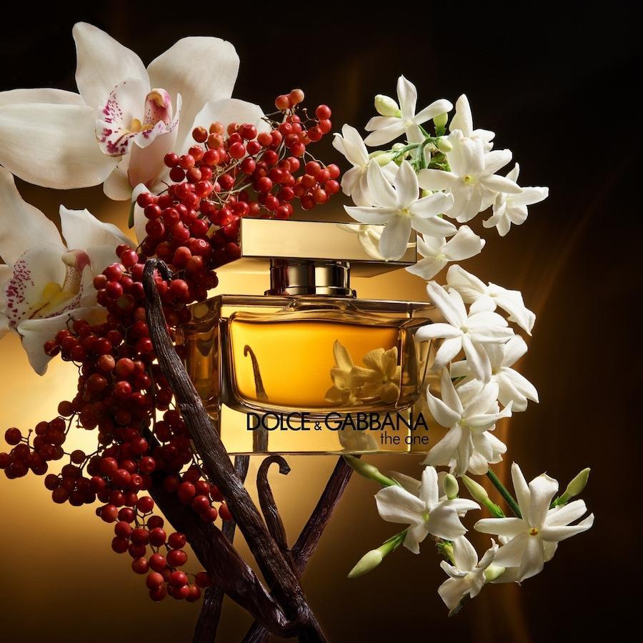 E.D.P. D&G THE ONE INTENSE 50 ML Flacone profumo Dolce & Gabbana The One Intense 50ml fra fiori bianchi e bacche rosse